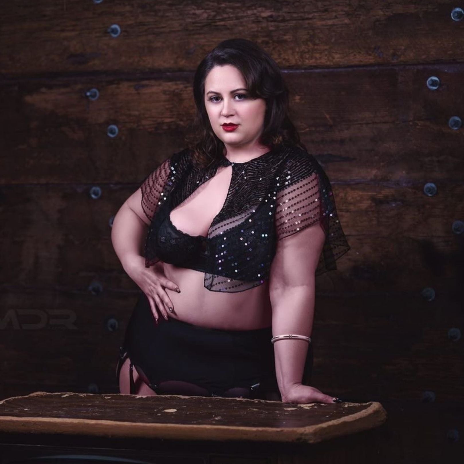 The Vivi Capelet - Black